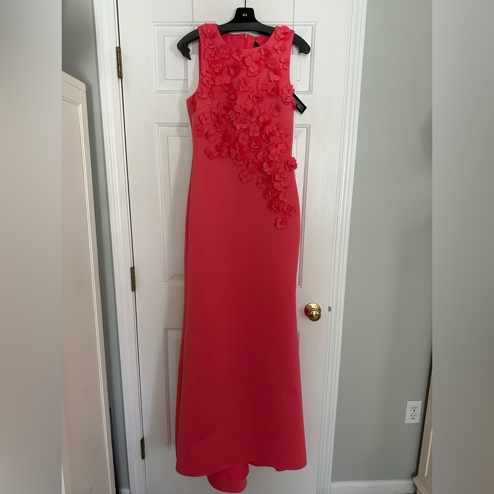 MOTHER OF THE BRIDE Badgley Mischka Coral Pink Dress with Floral Appliqué
